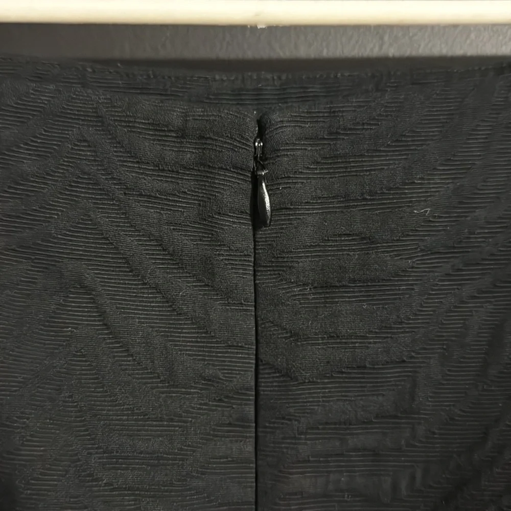 Ann Taylor Textured Cotton Pencil Skirt Pockets Size: 10 Length: 21”